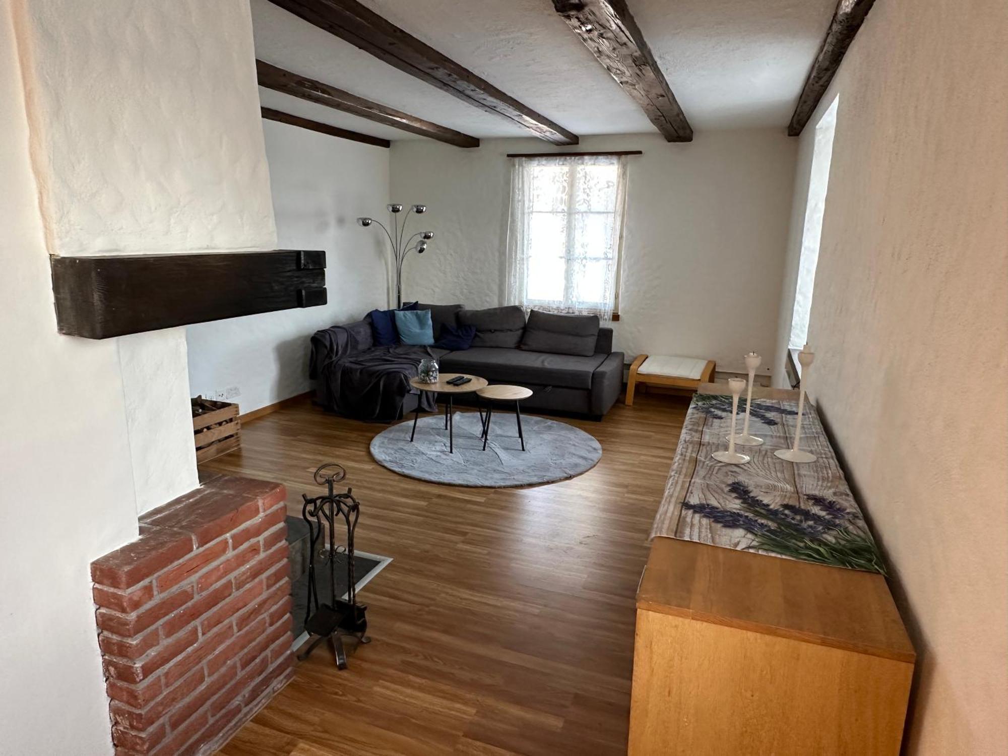Charmante 3,5 Zimmer Wohnung In Bauernhaus Volketswil Luaran gambar